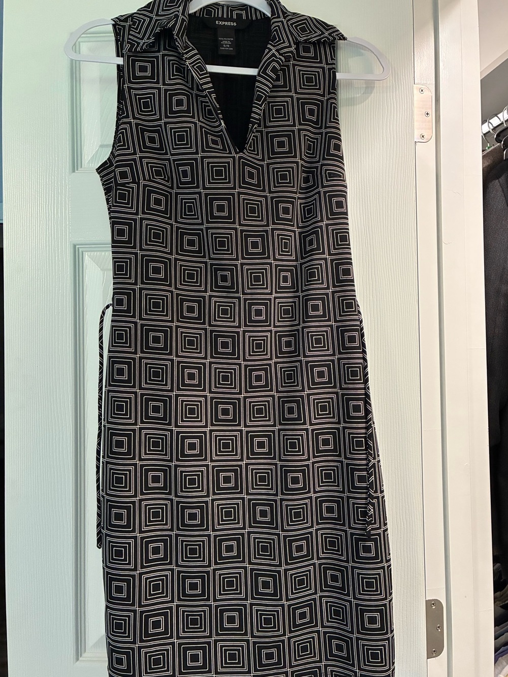 Express Black and White Geometric Sleeveless Shirt Dress w/black cover top.